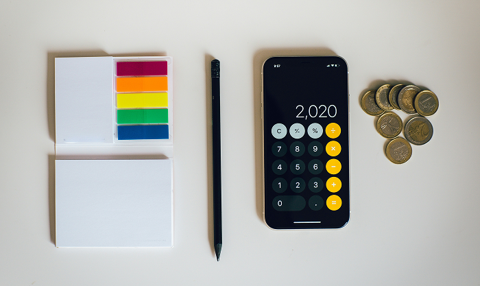 Paying independent contractors legally
